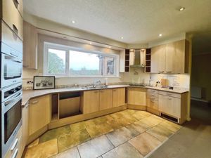 Kitchen- click for photo gallery